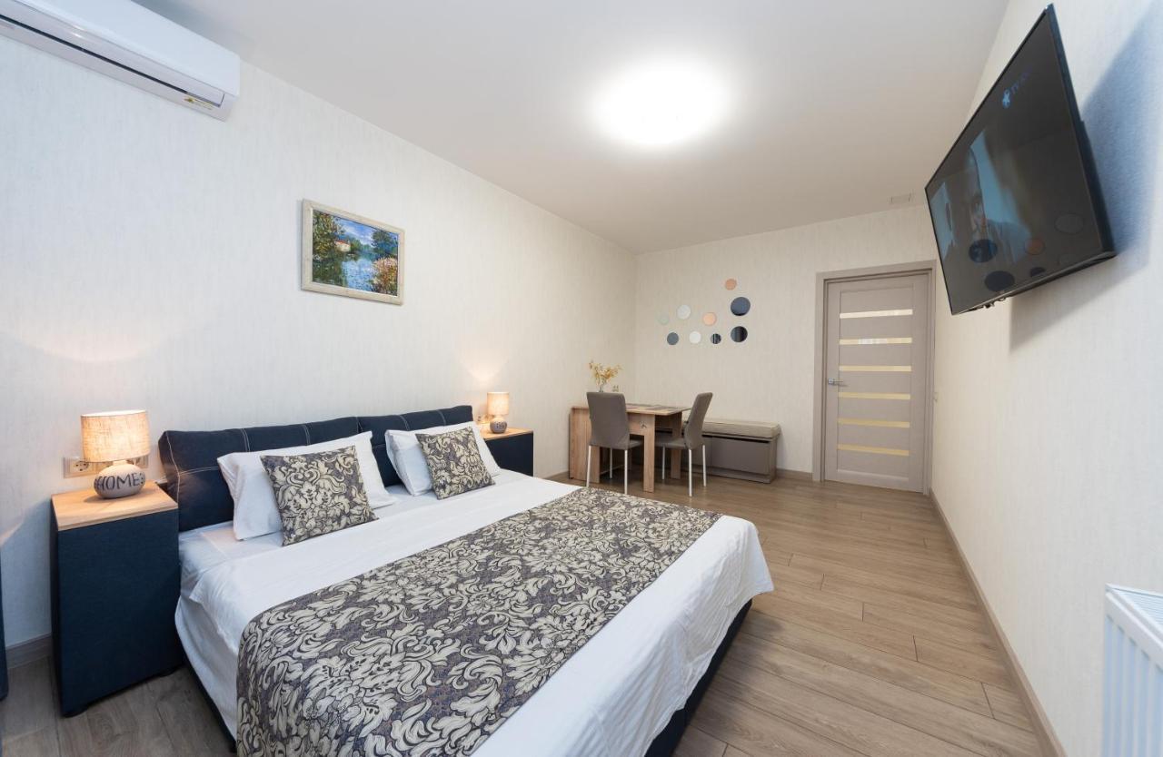 Apartments Riviera Киев Екстериор снимка